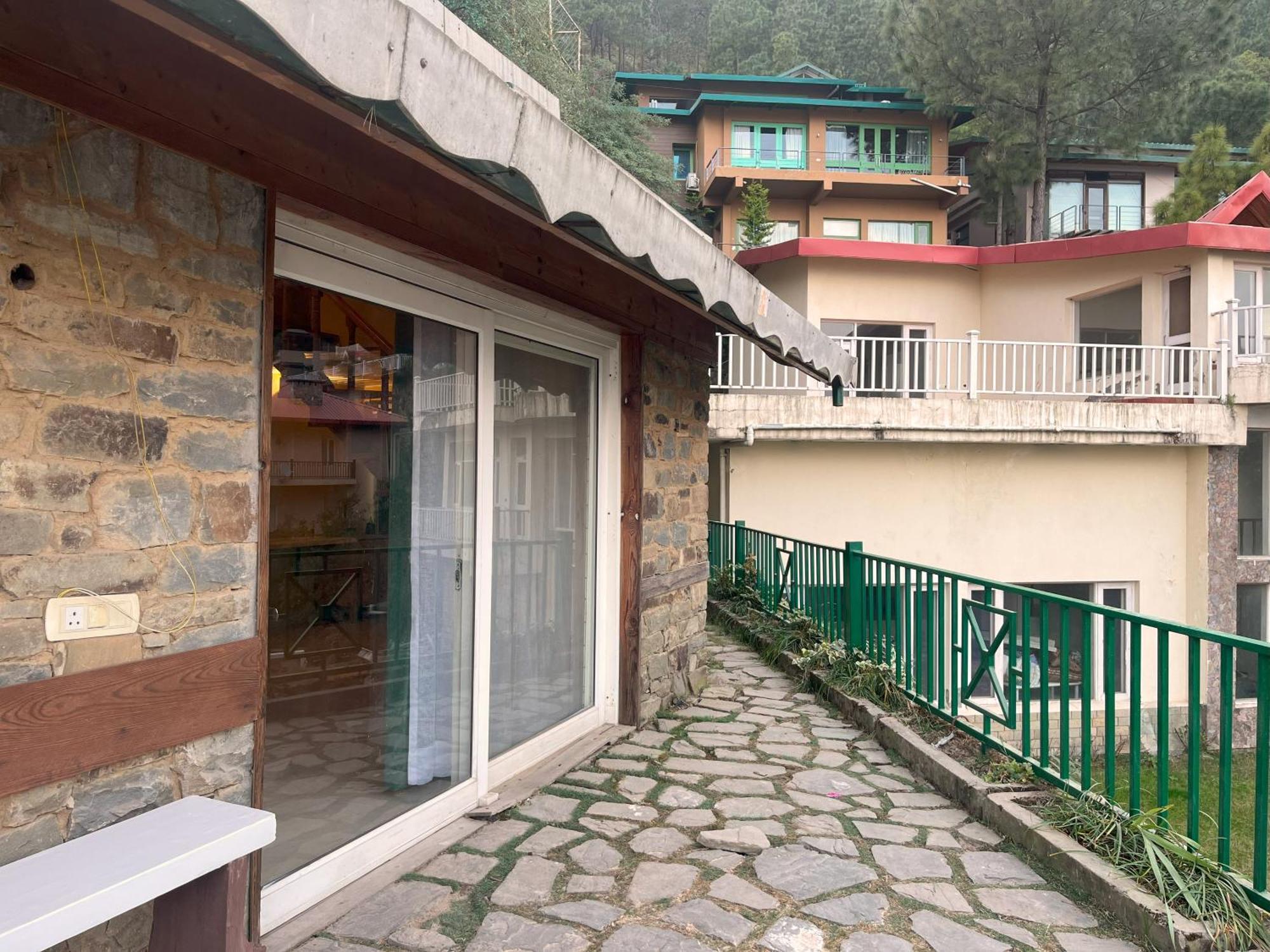 Seclude Kasauli, Himachal Pradesh Bed & Breakfast Exterior photo