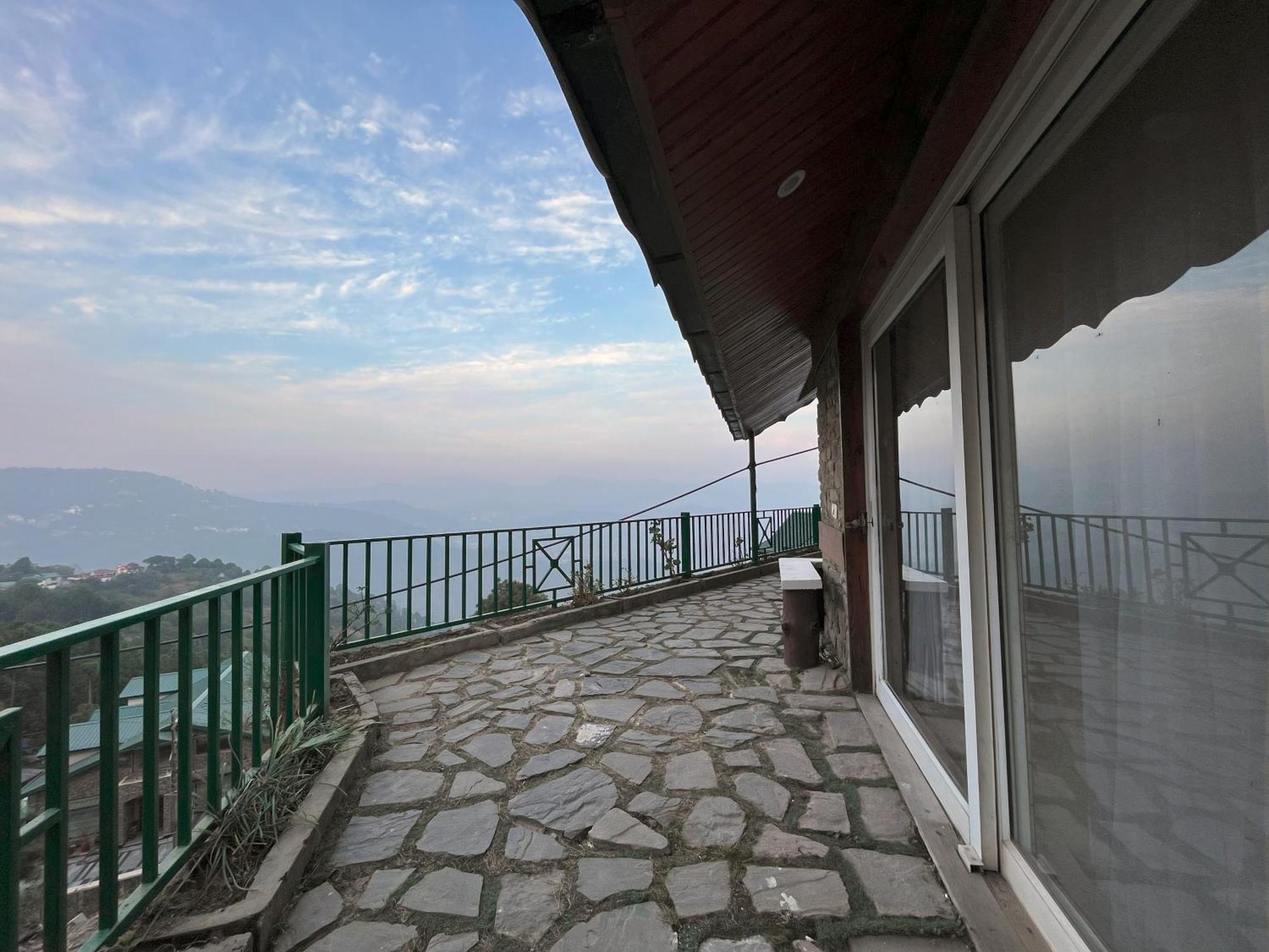 Seclude Kasauli, Himachal Pradesh Bed & Breakfast Exterior photo